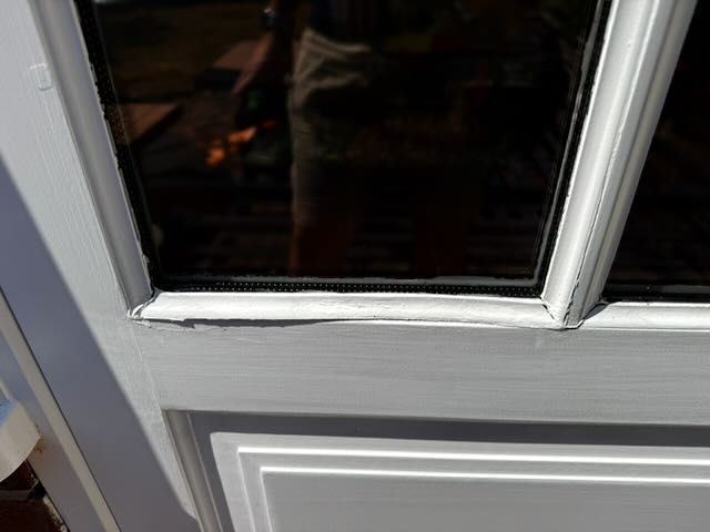 Glazing bead surface before repair