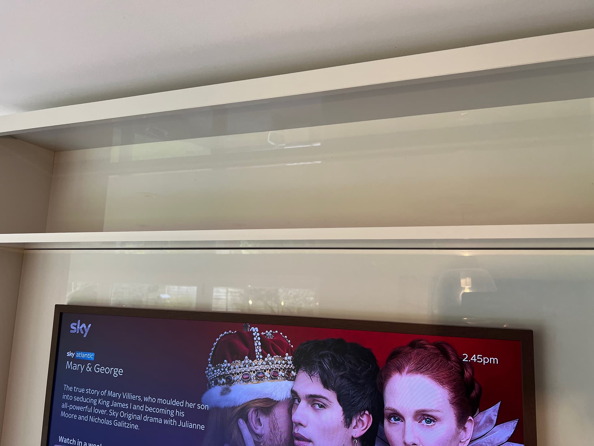 Clean lines on the top display shelf